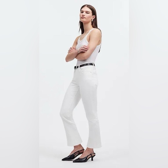 NWT Madewell Mid-Rise Kick Out Ankle Jeans in White, Sizes 25, 26T, & 27 - Picture 3 of 13